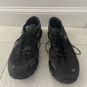 Men’s black ON shoes